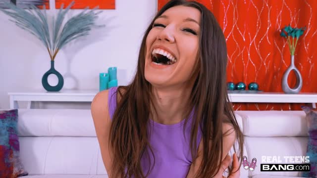 Fists Her Pussy And Gets A Massive Facial