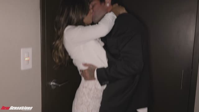 Cheating Krystal Sparks Finds Some Love In The Elevator — Mylfed