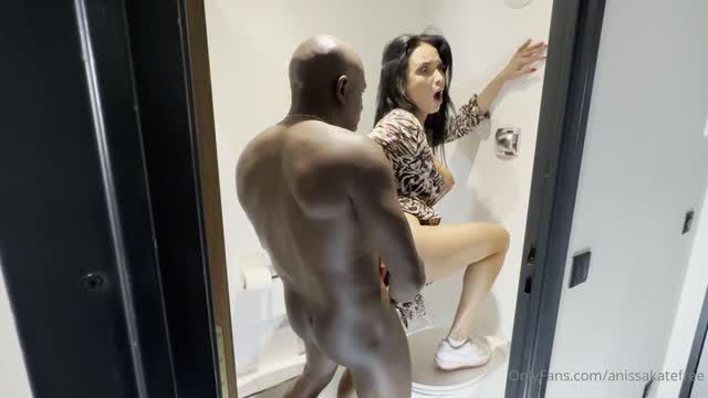 Cabin Fuck With Joss Lescaf — MILF & Mature scene by Mylfed