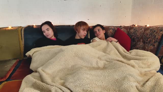 Threesome Tais With Friends — Mylfed