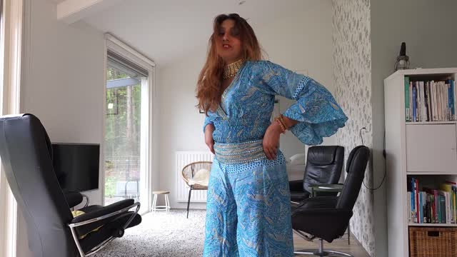 Mishi Traditioneel Gepakt In Sari — MILF & Mature scene by Mylfed