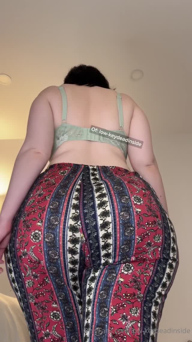 Walking Ass — MILF & Mature, Ass scene by Mylfed